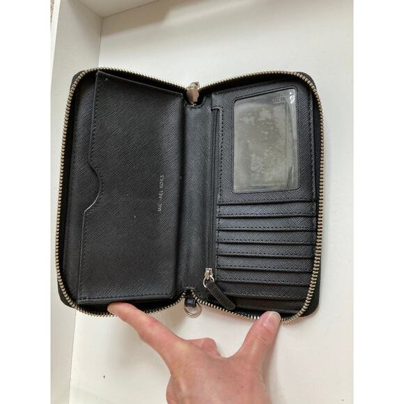 MICHAEL KORS BLACK SAFFIANO LEATHER SIGNATURE PRINT WALLET - Picture 8 of 16